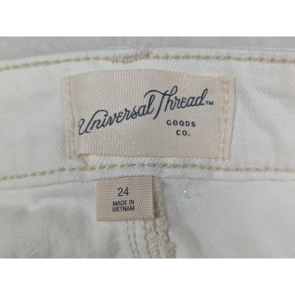 Universal Thread - Women's - Mid-Rise Utility Shorts - White/PR8PY8 - Size: 24